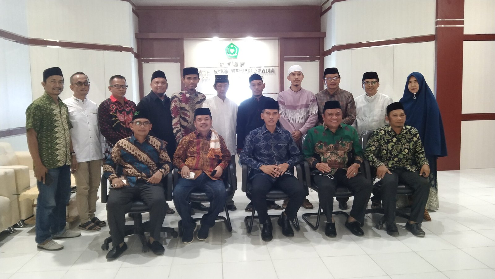 Silaturrahmi Ketua Bidang Fatwa MUI Pusat ke Kanwil Kemenag Sulbar, Diskusikan Beberapa Soal