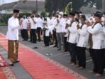 Presiden Jokowi dan Ibu Iriana Salat Idulfitri di Halaman Istana Yogyakarta