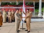 Pemprov Sulbar serahkan 1000 Bendera Untuk Warga Bala-Balakang