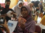 BLT BBM dan Bantuan Subsidi Upah Digulirkan Lebih Cepat