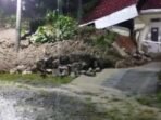 1 Rumah Warga di BTN Puri Mutiara 2 Mamuju Tertimpa Longsoran