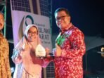 Malam Puncak Sulbar Expo Seluruh Pemenang Menerima Penghargaan Dari Pemerintah Provinsi Sulbar