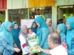 Intervensi Stunting, TP PKK Sulbar Salurkan Bantuan di Posyandu Sese